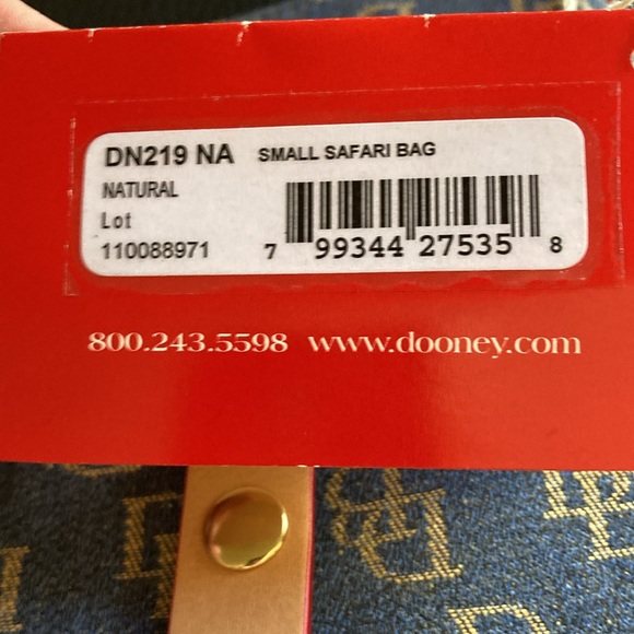 NWT Dooney Small Safari Bag - Picture 5 of 6